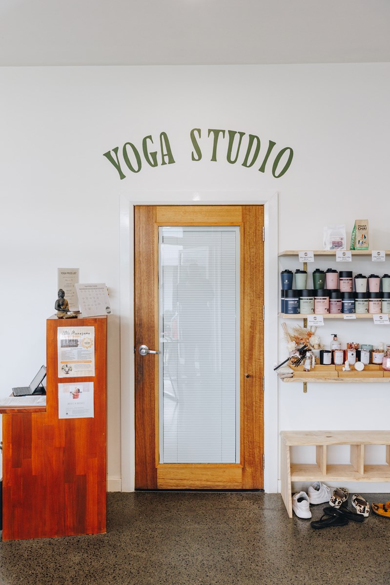 komuniti cafe yoga studio long jetty central coast nsw