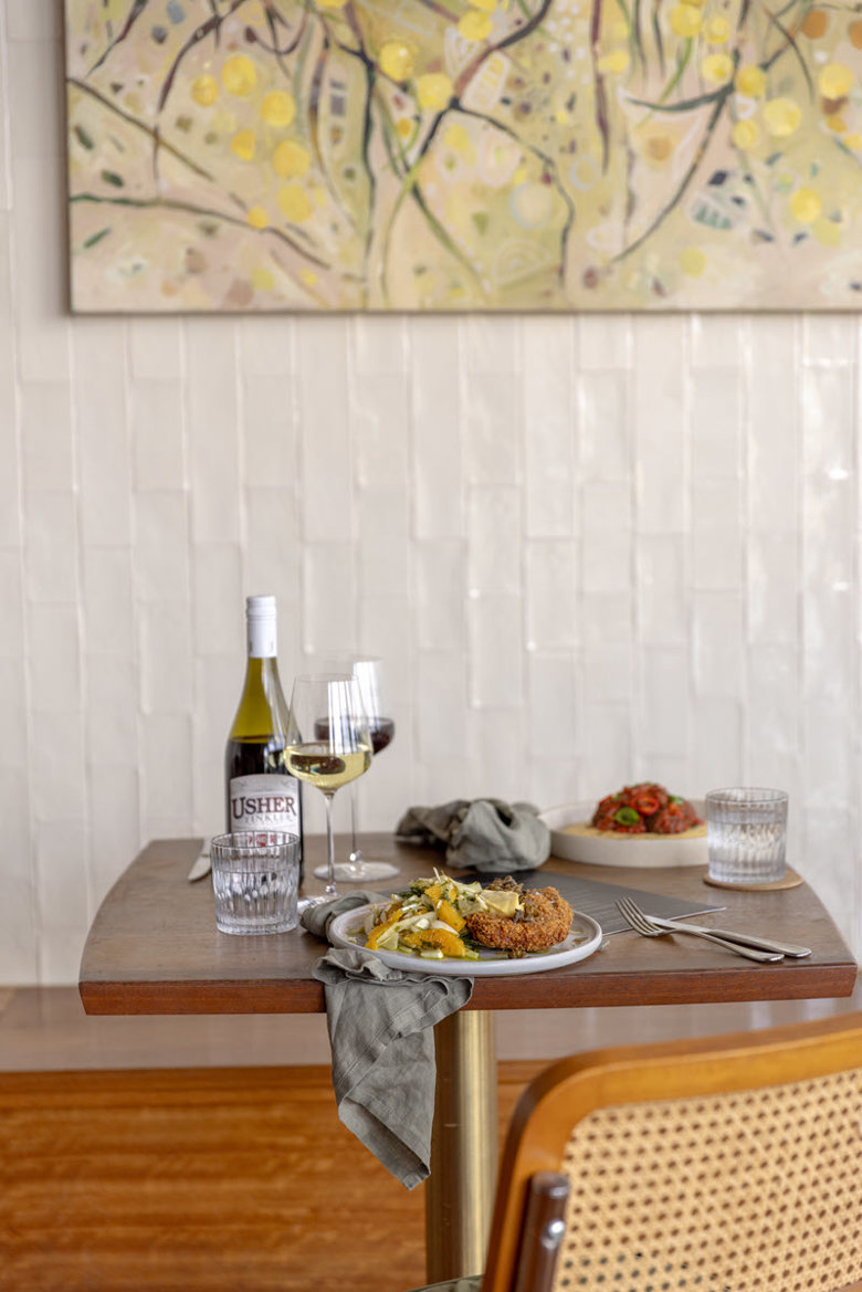 Acacia Dining