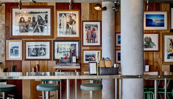 larries takeaway joint the beach hotel merewether newcastle nsw
