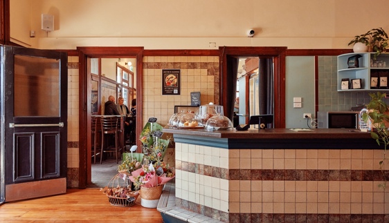 the gladdy pub stockton newcastle nsw