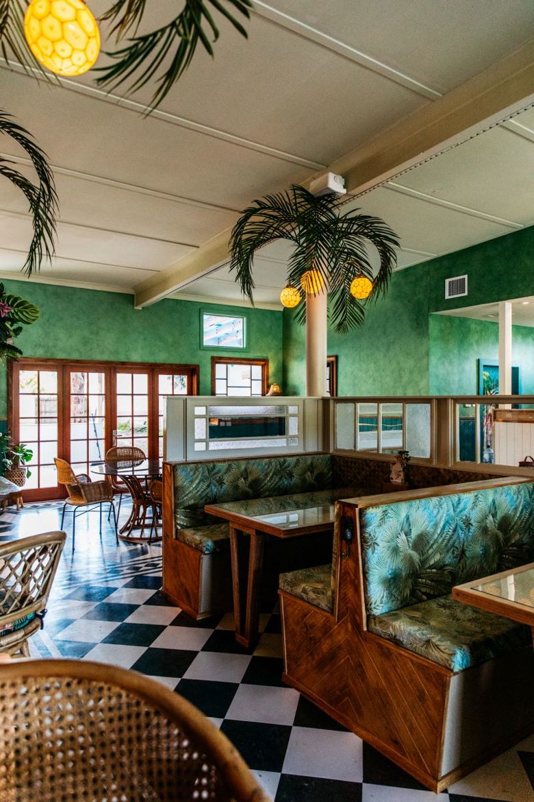 Tropicana Pizza Pizza