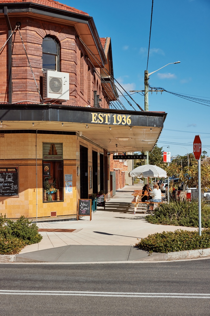 the gladdy pub stockton newcastle nsw