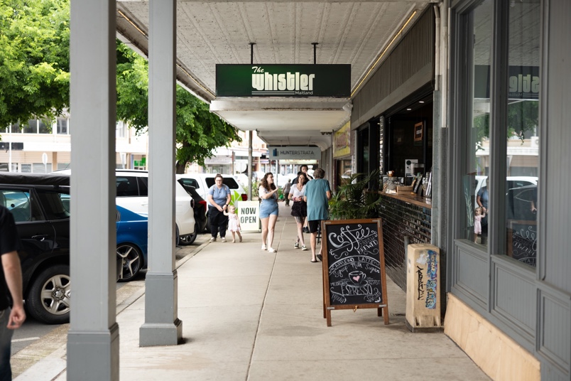 the whistler craft beer bar restaurant maitland
