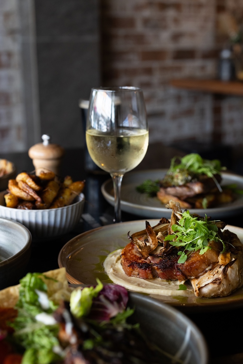 the whistler craft beer bar restaurant maitland