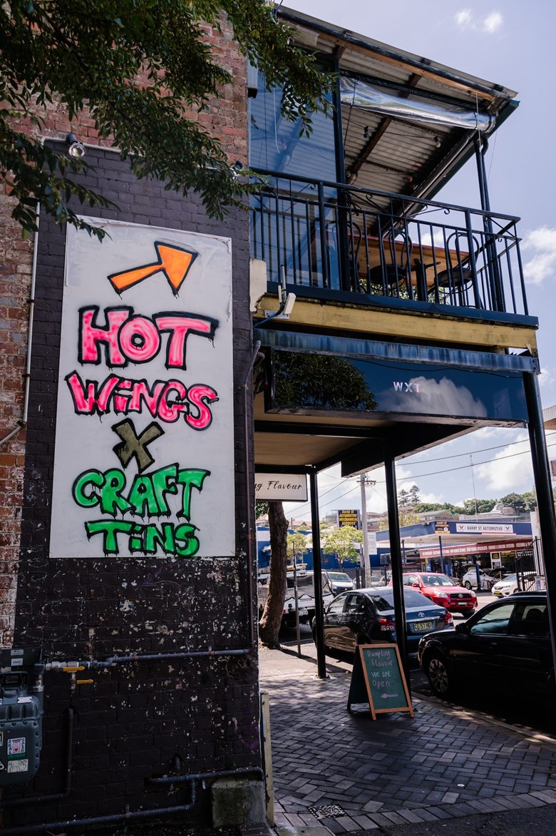 wings and tins restaurant darby st cooks hill newcastle nsw