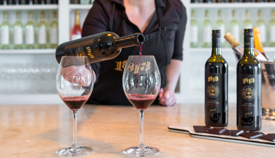 1813  Tinonee Vineyard Estate