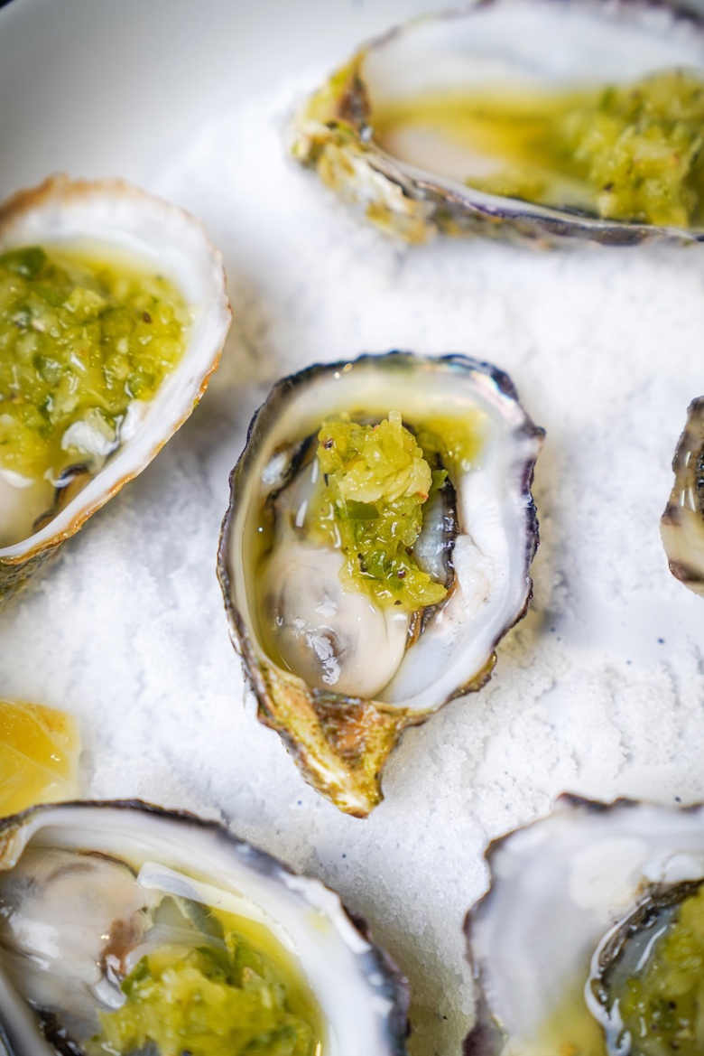 guide to oysters newcastle port stephens hunter valley central coast