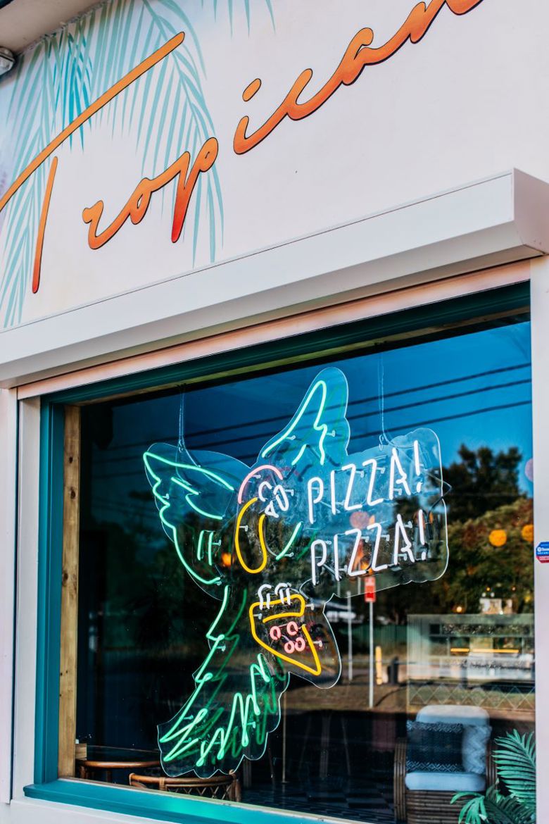 Tropicana Pizza Pizza