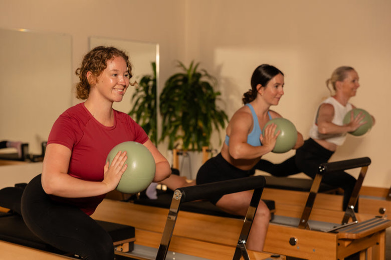 Urth Fitness Reformer Pilates