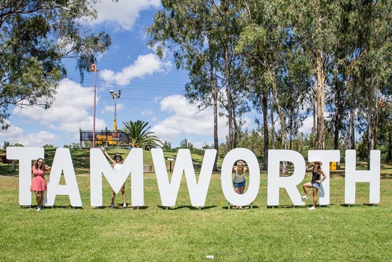 a play and stay guide to Tamworth NSW